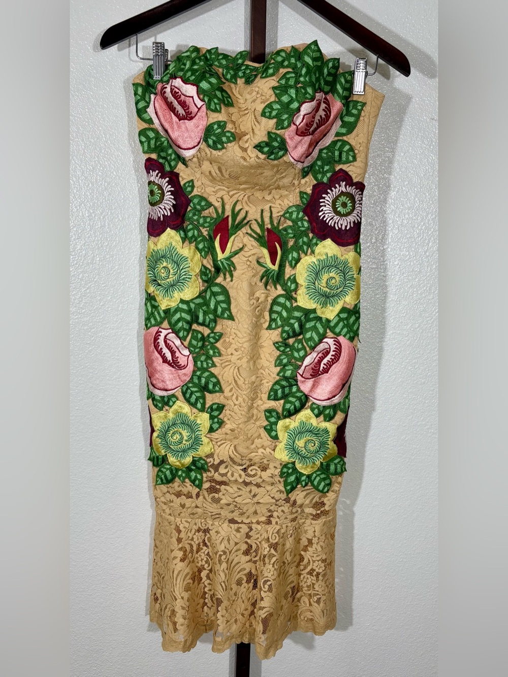 NWT Vone Floral Embroidered Lace Dress Size Small